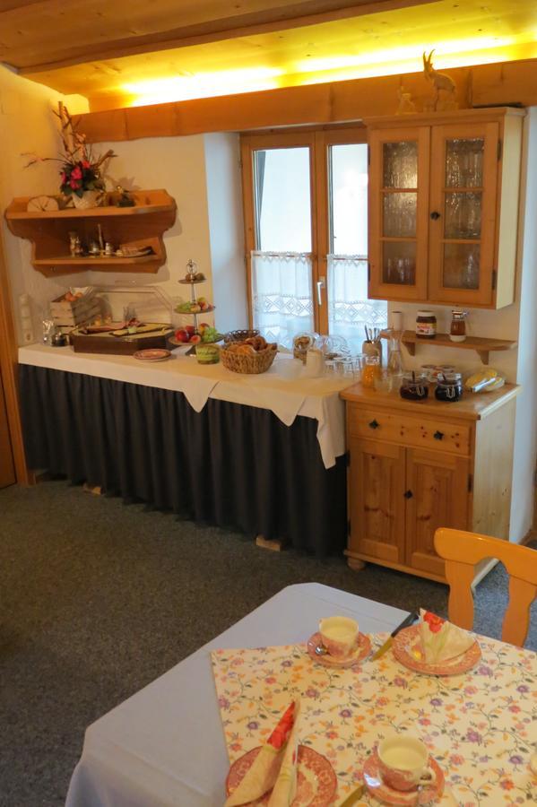 Gaestehaus Peter Wiedemann Guest house Lenggries
